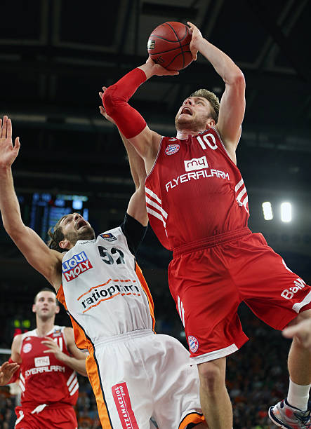 在球场上所 在球场上所