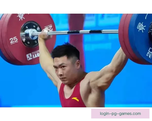 举重冠军的辉煌成就和背后的辛酸奋斗故事